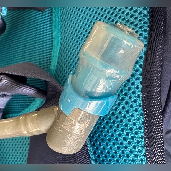 Hydroflask Hydration back pack. - Picture 4 of 9